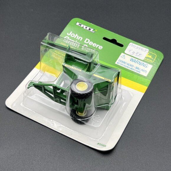 1992 Ertl John Deere 500 Grain Cart Auger Hitches to any 1/64 Scale Tractor 5565 - Picture 7 of 9